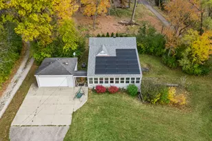 29652 W Roberts Rd, Island Lake, IL 60042 - Photo 13