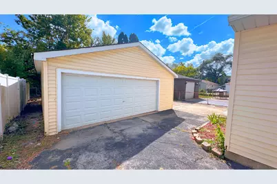 14039 S Claire Boulevard, Robbins, IL 60472 - Photo 15