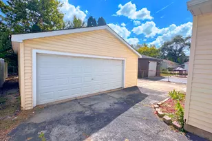 14039 S Claire Blvd, Robbins, IL 60472 - Photo 15