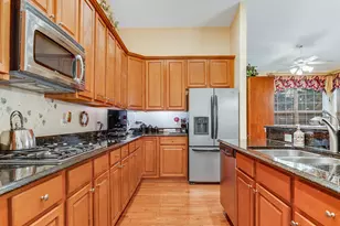 2805 Bond Cir, Naperville, IL 60563 - Photo 9