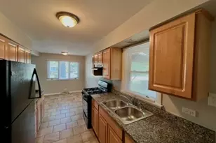 606 E 164th Pl, South Holland, IL 60473 - Photo 5