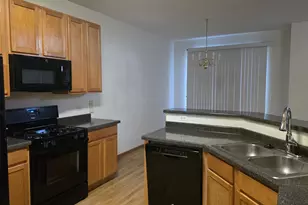 434 Vaughn Cir, Aurora, IL 60502 - Photo 5