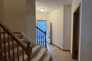 434 Vaughn Cir, Aurora, IL 60502 - Photo 9