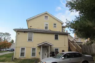 332 S Broadway Ave, Aurora, IL 60505 - Photo 9