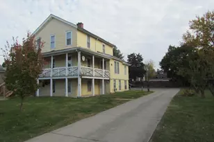 332 S Broadway Ave, Aurora, IL 60505 - Photo 7