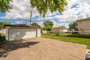 9729 Merton Ave, Oak Lawn, IL 60453 - Photo 13