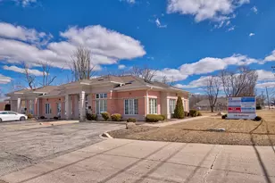 581 Sullivan Rd, Aurora, IL 60506 - Photo 1