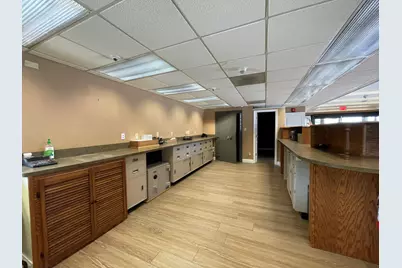 1370 W Court Street, Kankakee, IL 60901 - Photo 9