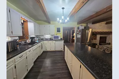 614 S Thomas Street, Gilman, IL 60938 - Photo 9