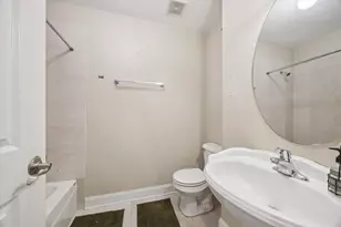 641 E 50th St, Chicago, IL 60615 - Photo 13