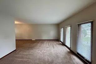 17945 Maple St, Lansing, IL 60438 - Photo 3