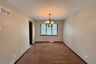 17945 Maple St, Lansing, IL 60438 - Photo 5