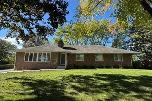 23362 N Apple Hill Ln, Lincolnshire, IL 60069 - Photo 1