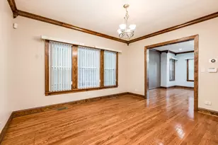 5242 N Kimball Ave, Chicago, IL 60625 - Photo 9