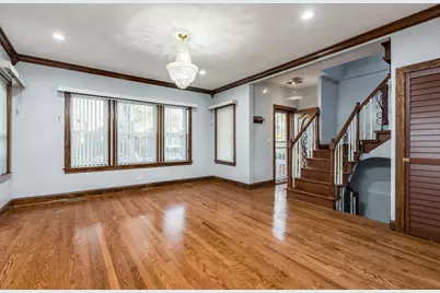 5242 N Kimball Avenue, Chicago, IL 60625 - Photo 5