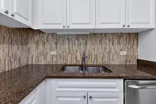 3660 N Lake Shore Dr, Chicago, IL 60613 - Photo 7