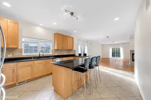 23974 N Overhill Dr, Lake Zurich, IL 60047 - Photo 9