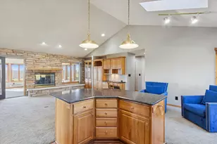 97 Highcrest Ct, Shannon, IL 61078 - Photo 23