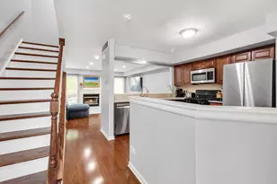 988 Butter Creek Ct, Hoffman Estates, IL 60169 - Photo 3