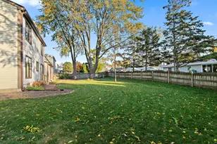 745 Edenwood Dr, Roselle, IL 60172 - Photo 29