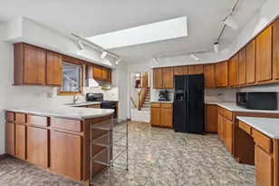 16113 Lake Villa Ave, Tinley Park, IL 60477 - Photo 7