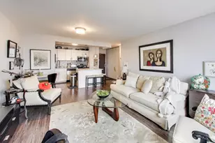 3930 N Pine Grove Ave, Chicago, IL 60613 - Photo 11