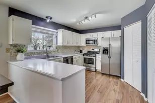 6257 Eagle Ridge Dr, Gurnee, IL 60031 - Photo 5