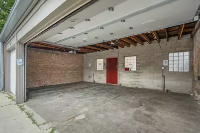 2117 W Irving Park Road #2R, Chicago, IL 60618 - Photo 15