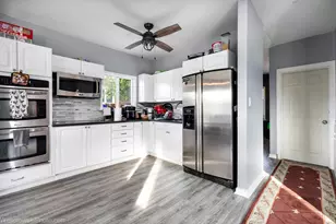 8759 S Troy Ave, Evergreen Park, IL 60805 - Photo 7