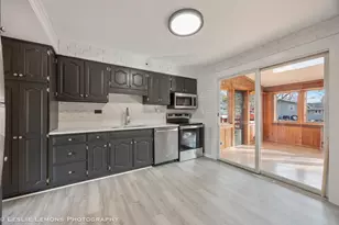 320 Elmwood Dr, Naperville, IL 60540 - Photo 5