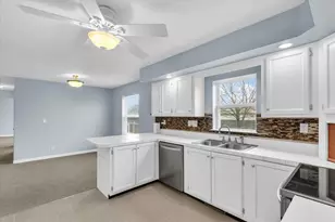 2302 Pheasant Ridge Rd, Mahomet, IL 61853 - Photo 11