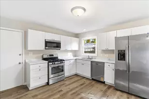 37446 E Park Ln, Lake Villa, IL 60046 - Photo 7