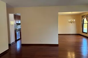 4950 Tarrington Dr, Hoffman Estates, IL 60010 - Photo 7