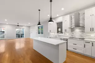 1057 N Wood St, Chicago, IL 60622 - Photo 5