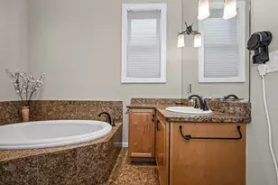 912 N Oakley Blvd, Chicago, IL 60622 - Photo 11