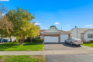 3207 Sandy Ridge Dr, Steger, IL 60475 - Photo 1