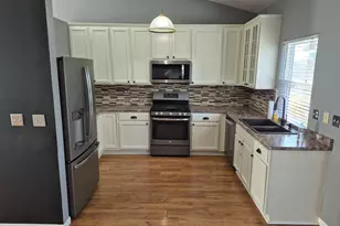 776 Chesterfield Ln, North Aurora, IL 60542 - Photo 7