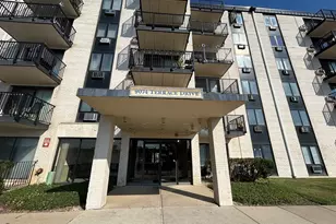 9074 W Terrace Dr, Niles, IL 60714 - Photo 1