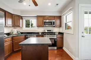 17438 W Walnut Ln, Gurnee, IL 60031 - Photo 7