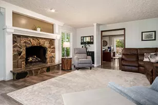 11948 Southgate Rd, Roscoe, IL 61073 - Photo 17