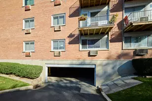 8541 Lotus Ave, Skokie, IL 60077 - Photo 21