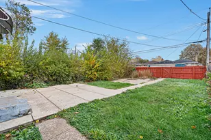 10737 S Emerald Ave, Chicago, IL 60628 - Photo 17