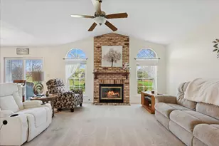 1445 Greens Ct, Glendale Heights, IL 60139 - Photo 3