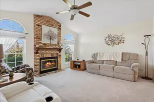 1445 Greens Ct, Glendale Heights, IL 60139 - Photo 5