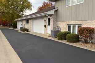 10831 Mississippi Ct, Orland Park, IL 60467 - Photo 3