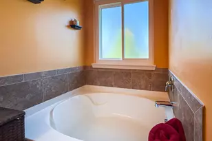 445 E Becker Pl, Sycamore, IL 60178 - Photo 5