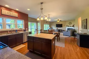 445 E Becker Pl, Sycamore, IL 60178 - Photo 9