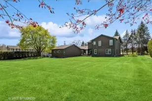 19738 W Martin Dr, Mundelein, IL 60060 - Photo 1