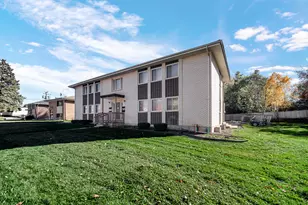 31 Wellington Ave, Mundelein, IL 60060 - Photo 3