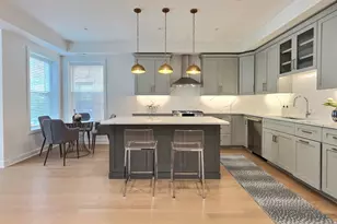 847 W Ainslie St, Chicago, IL 60640 - Photo 3